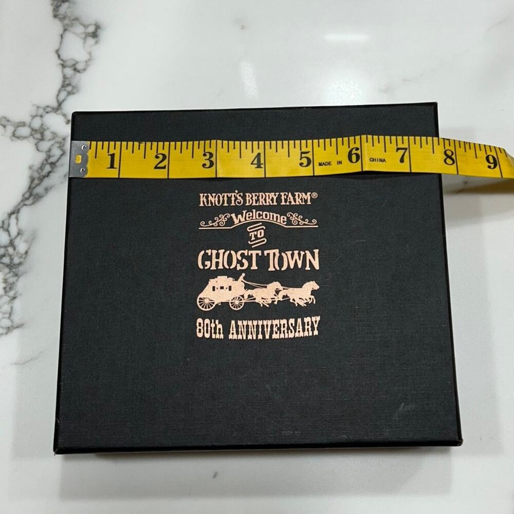 Knott’s Berry Farm Ghost Town 80th Anniversary Flask Set – New in Box - Picture 10 of 11